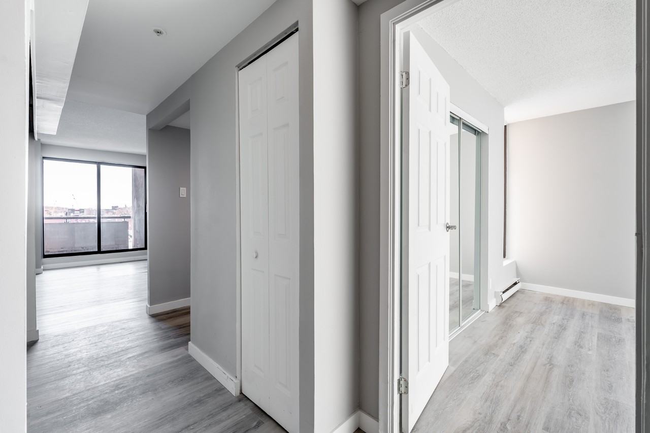 1951 Boul De Maisonneuve E — photo 1