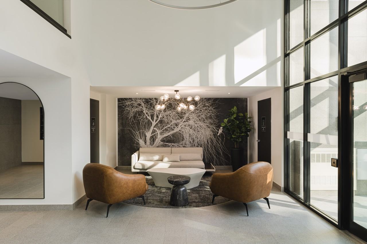 THE EMMY - Photo 3 of 50