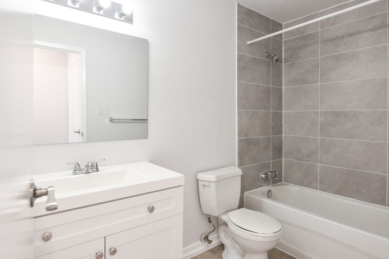 Hungerford Gate - Photo 6 of 9