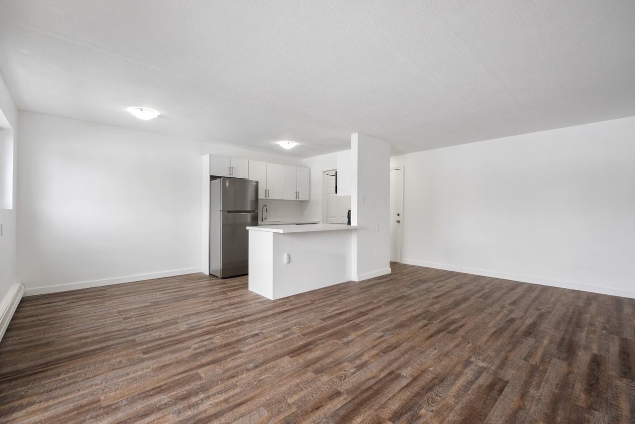 94 Beck Apartments - Photo 7 of 13