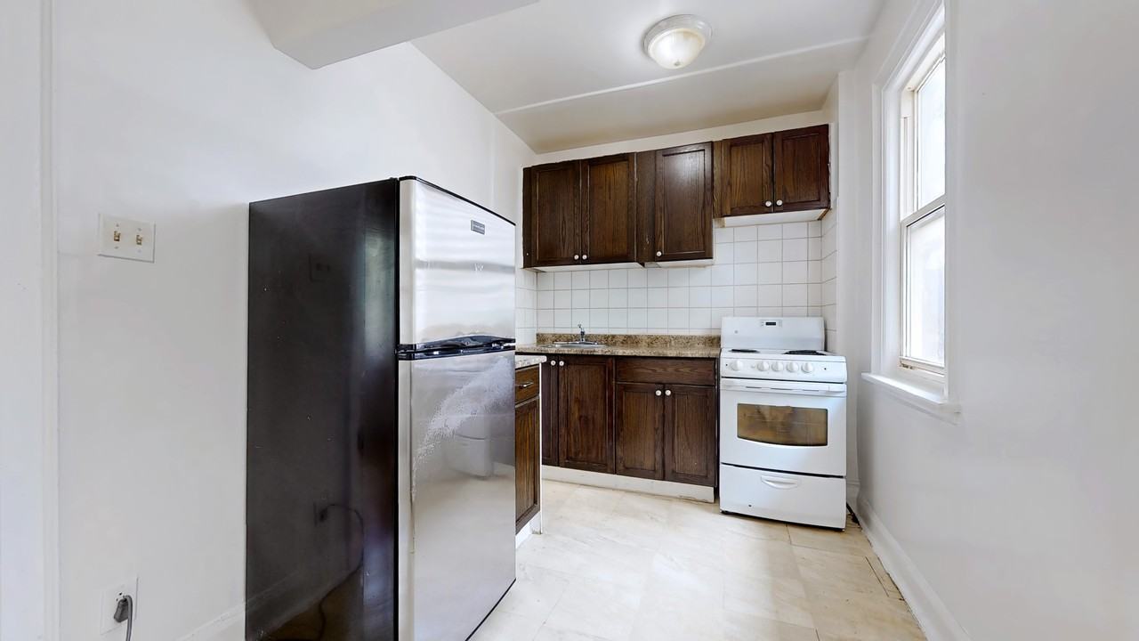 Bold Street Apartments - Photo 3 of 20