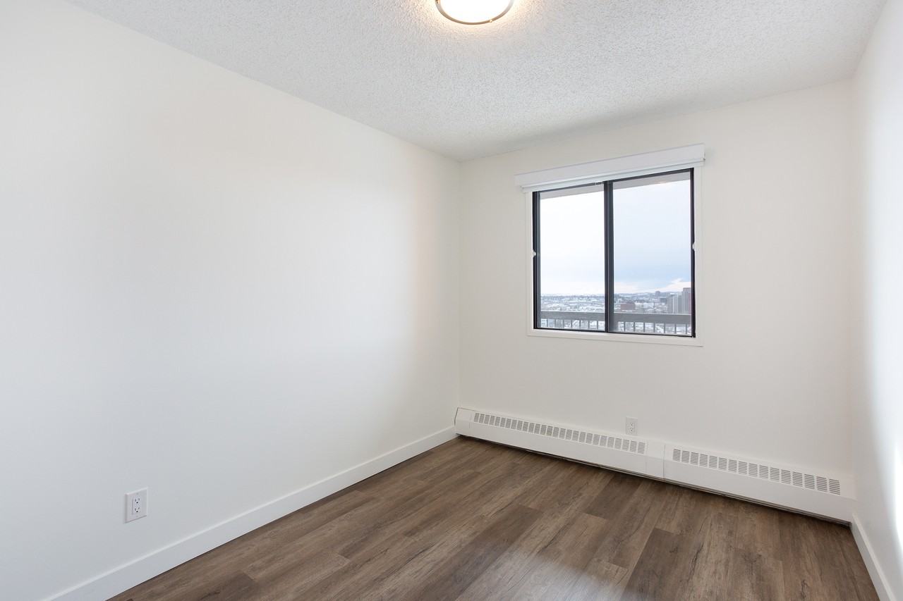 Stanley Park Place - Photo 7 of 16