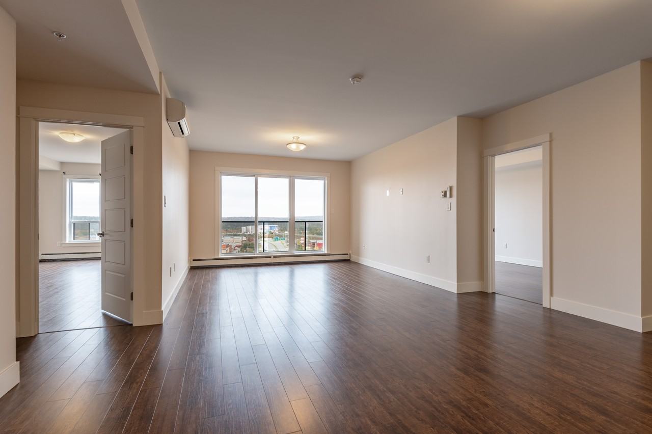 Royal Gardens - Photo 4 of 27