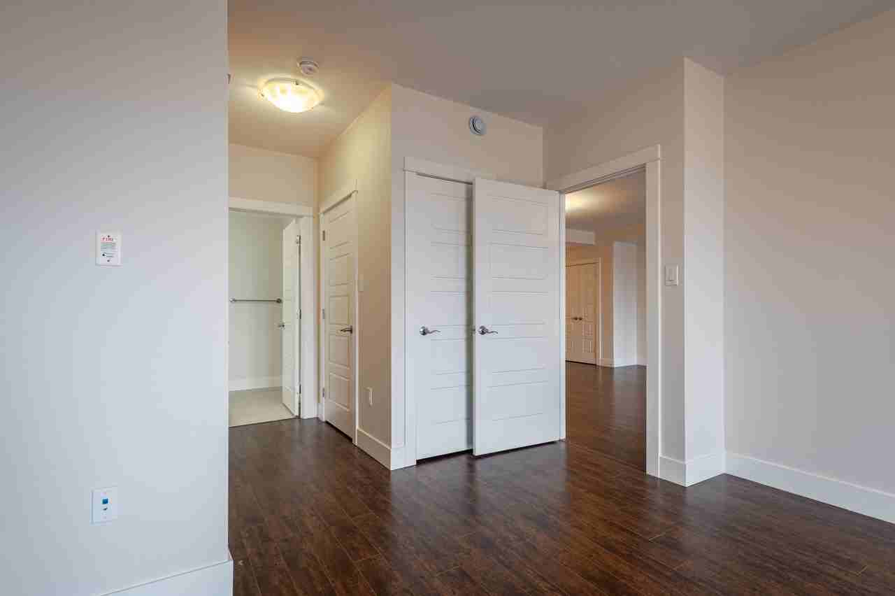 Royal Gardens - Photo 6 of 27