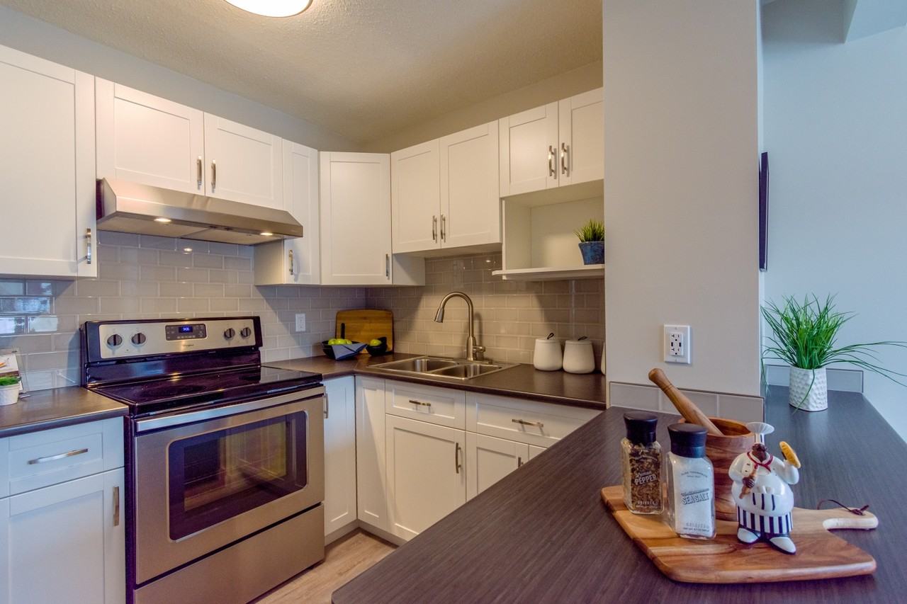 Creston Place - Photo 3 of 13