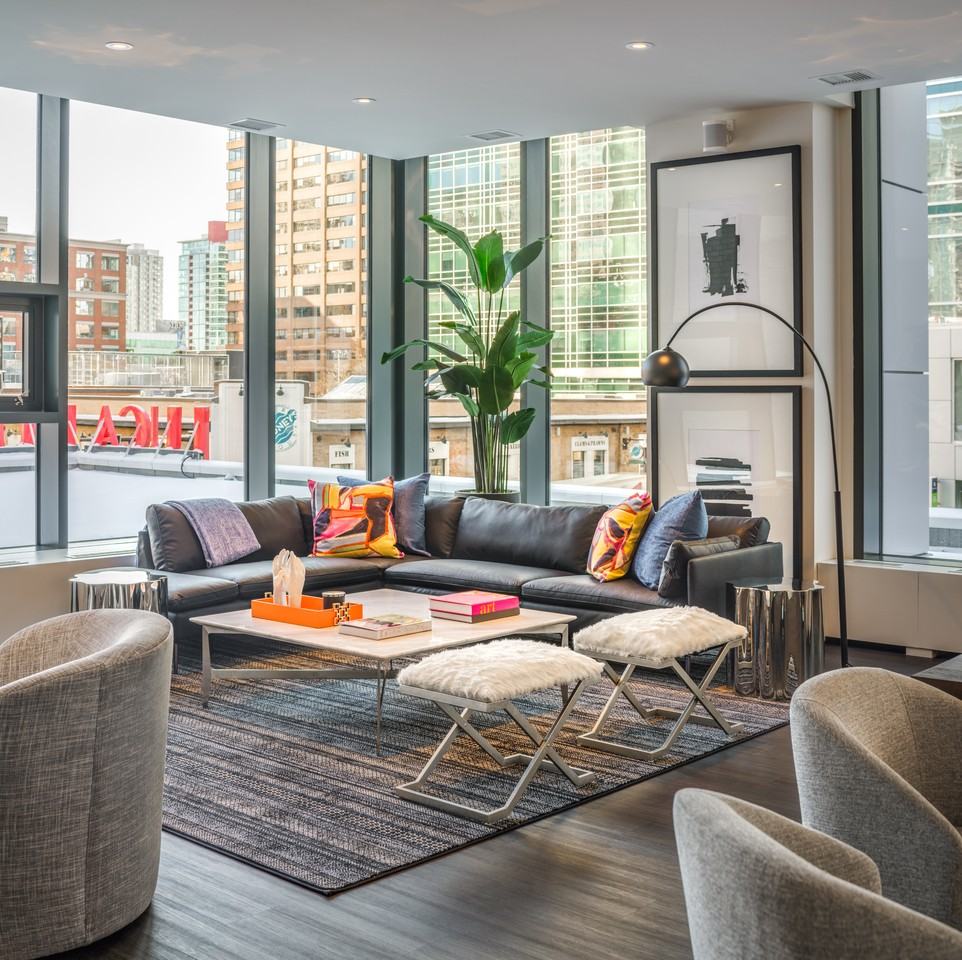 Madison Avenue at The Oliver - Photo 4 of 50