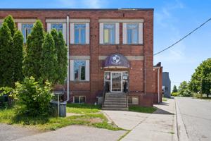 featured image of 27 Bridge St