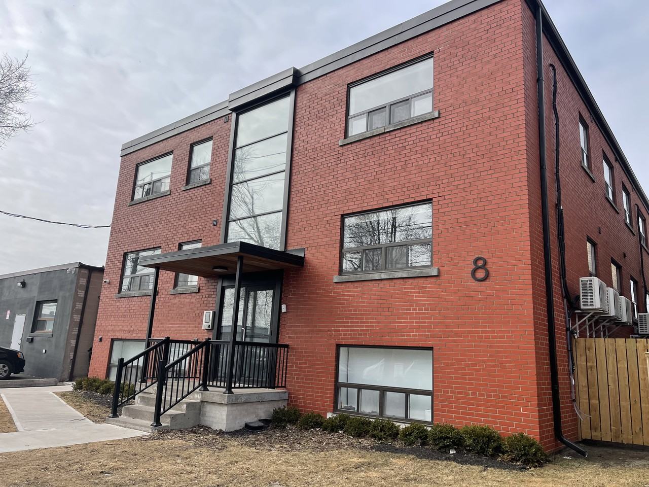 8 Castleton Avenue - Photo 2 of 16