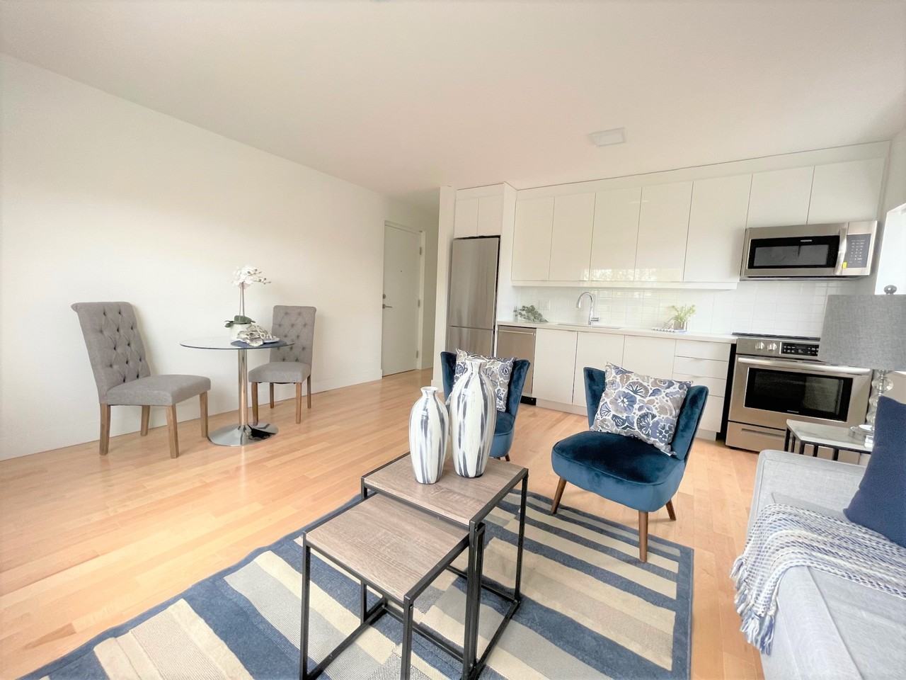 8 Castleton Avenue - Photo 7 of 16