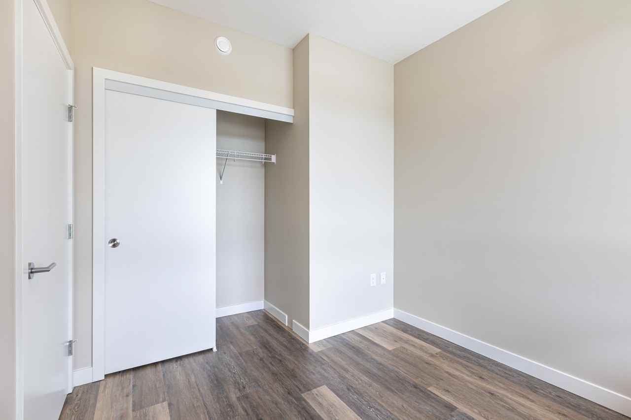 Keel - Photo 4 of 43