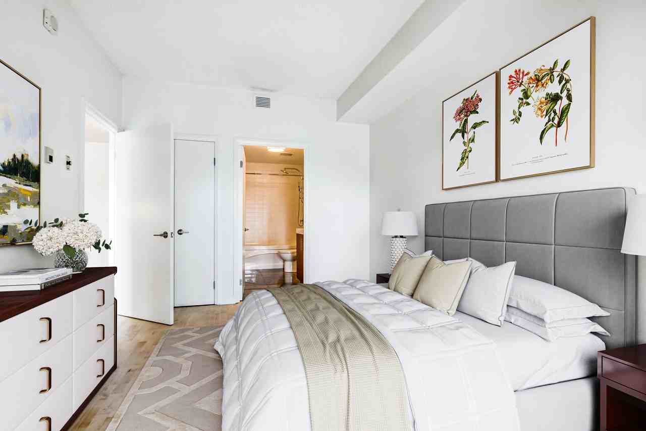 Minto Yorkville - Photo 5 of 32