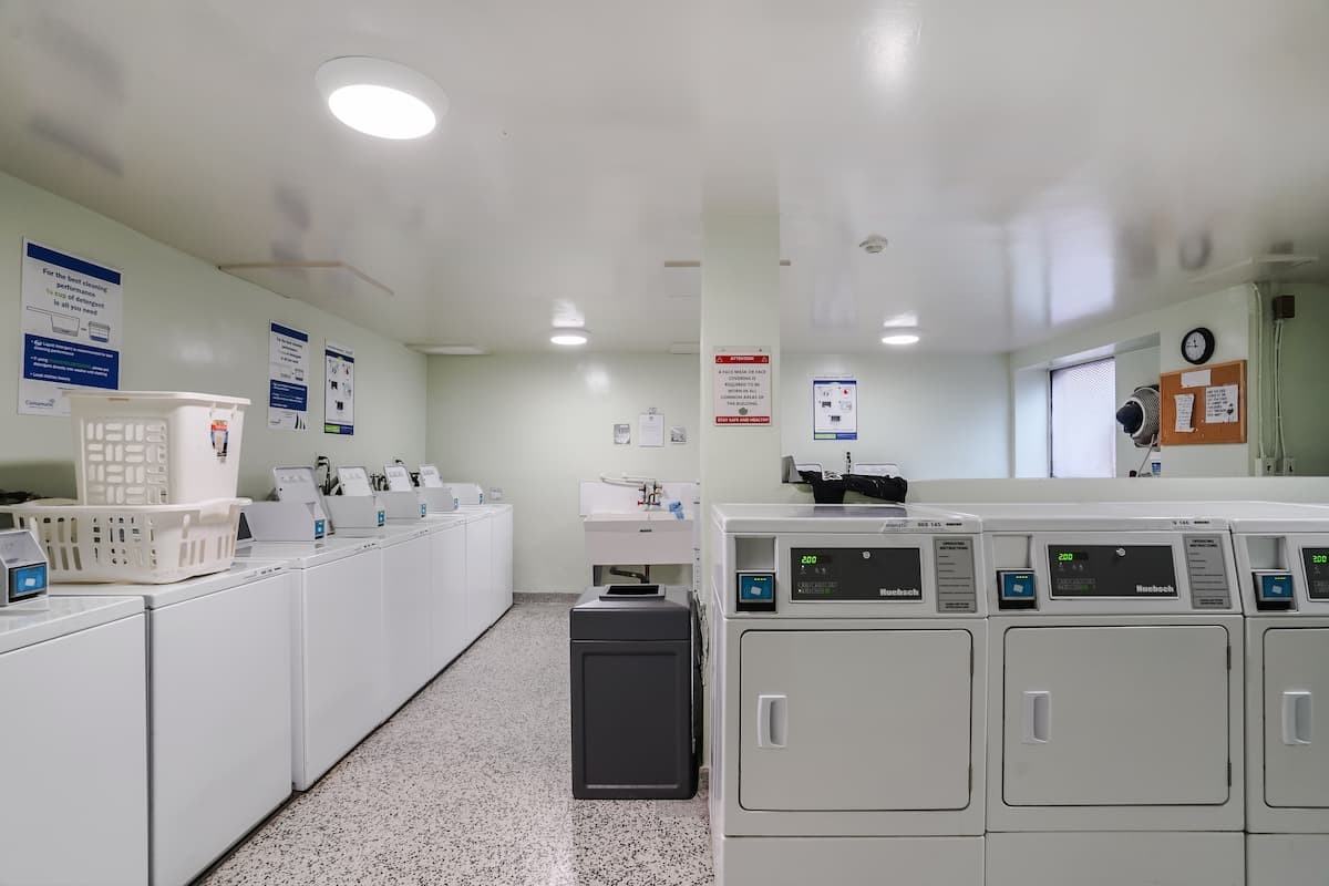 Mona Lisa Apartments - Photo 4 of 10