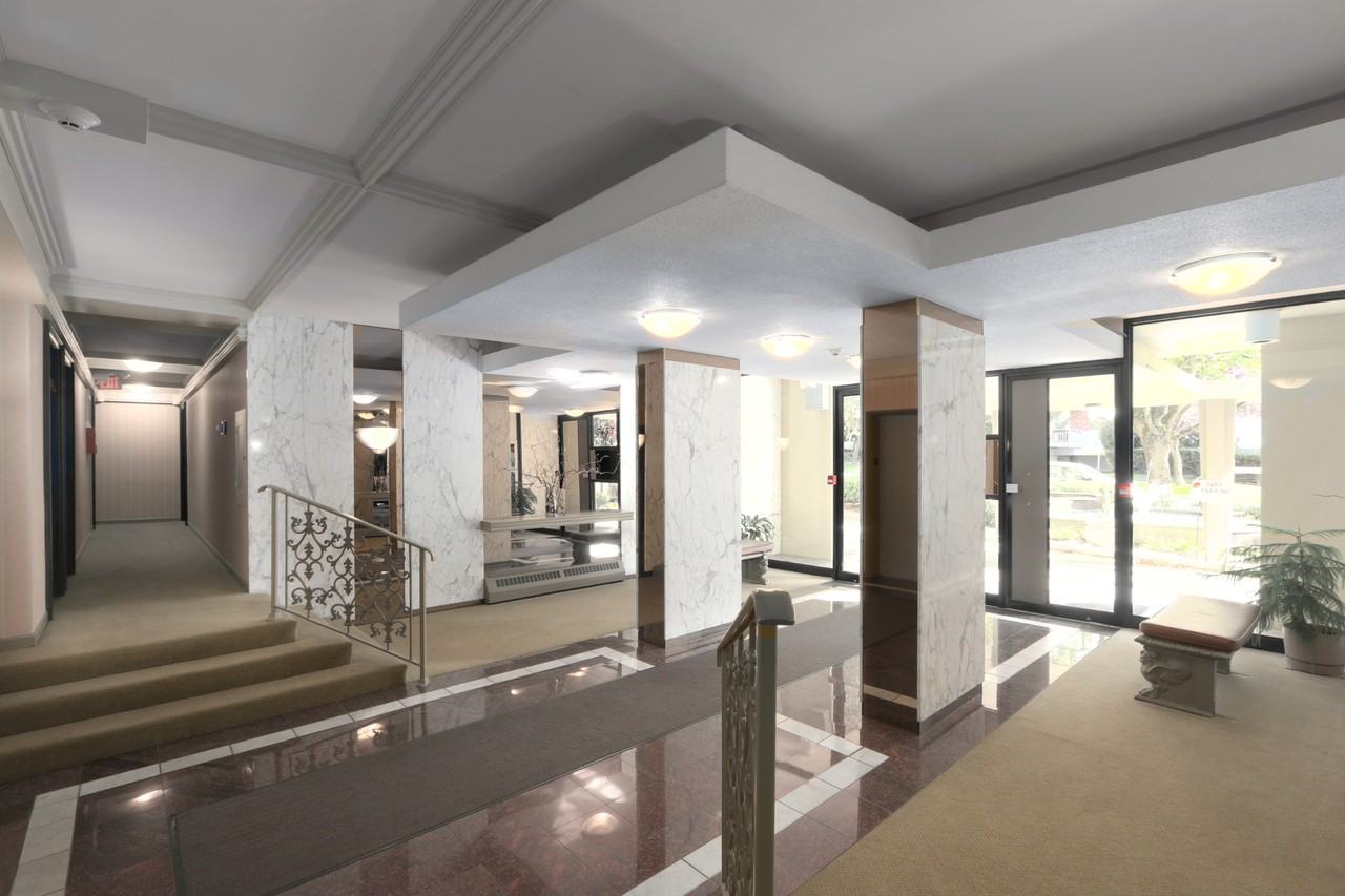 Fontainebleau Apartments - Photo 6 of 27