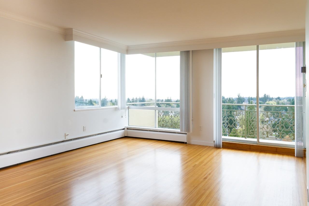 Fontainebleau Apartments - Photo 7 of 27