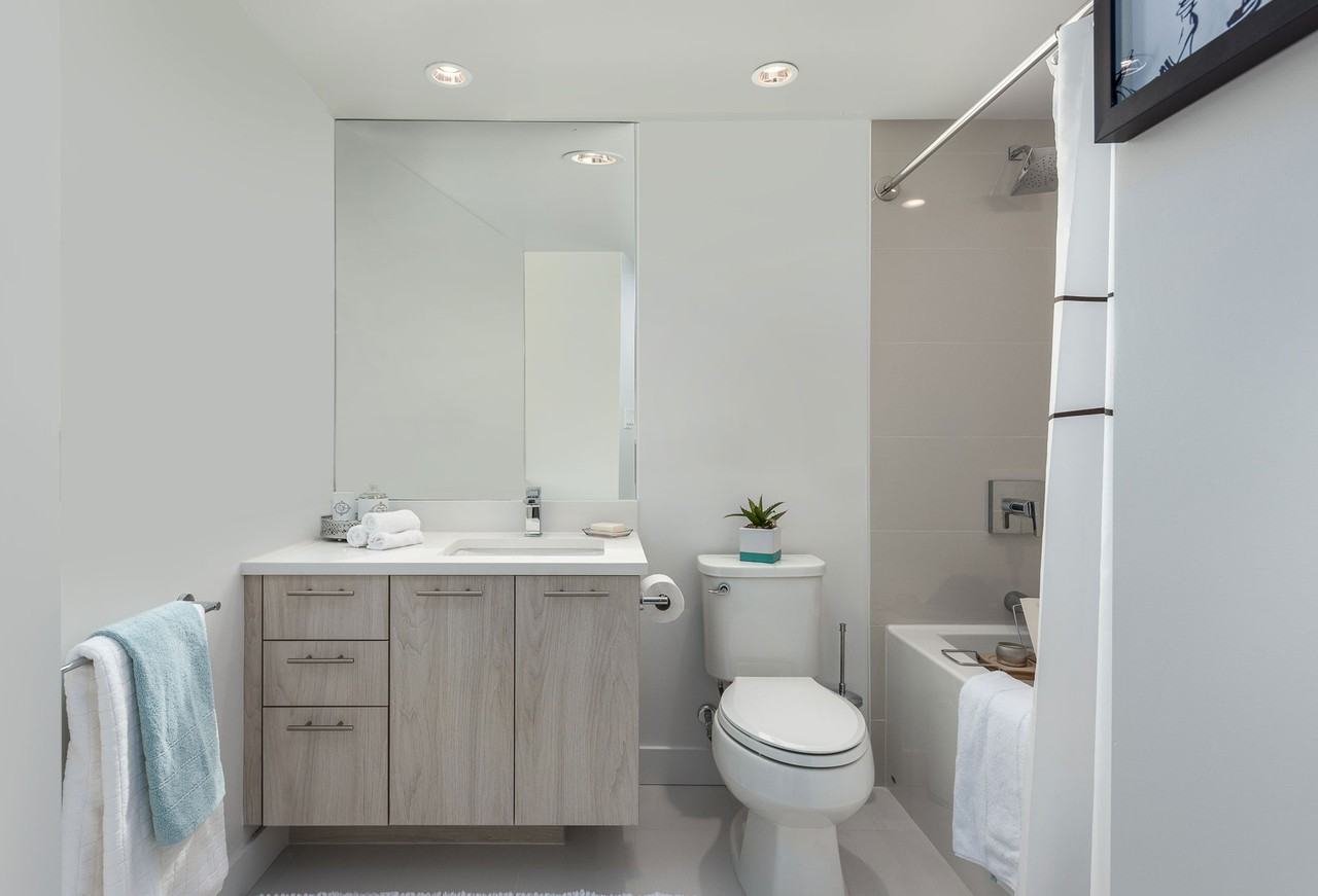 English Bay Residences - Photo 5 of 50