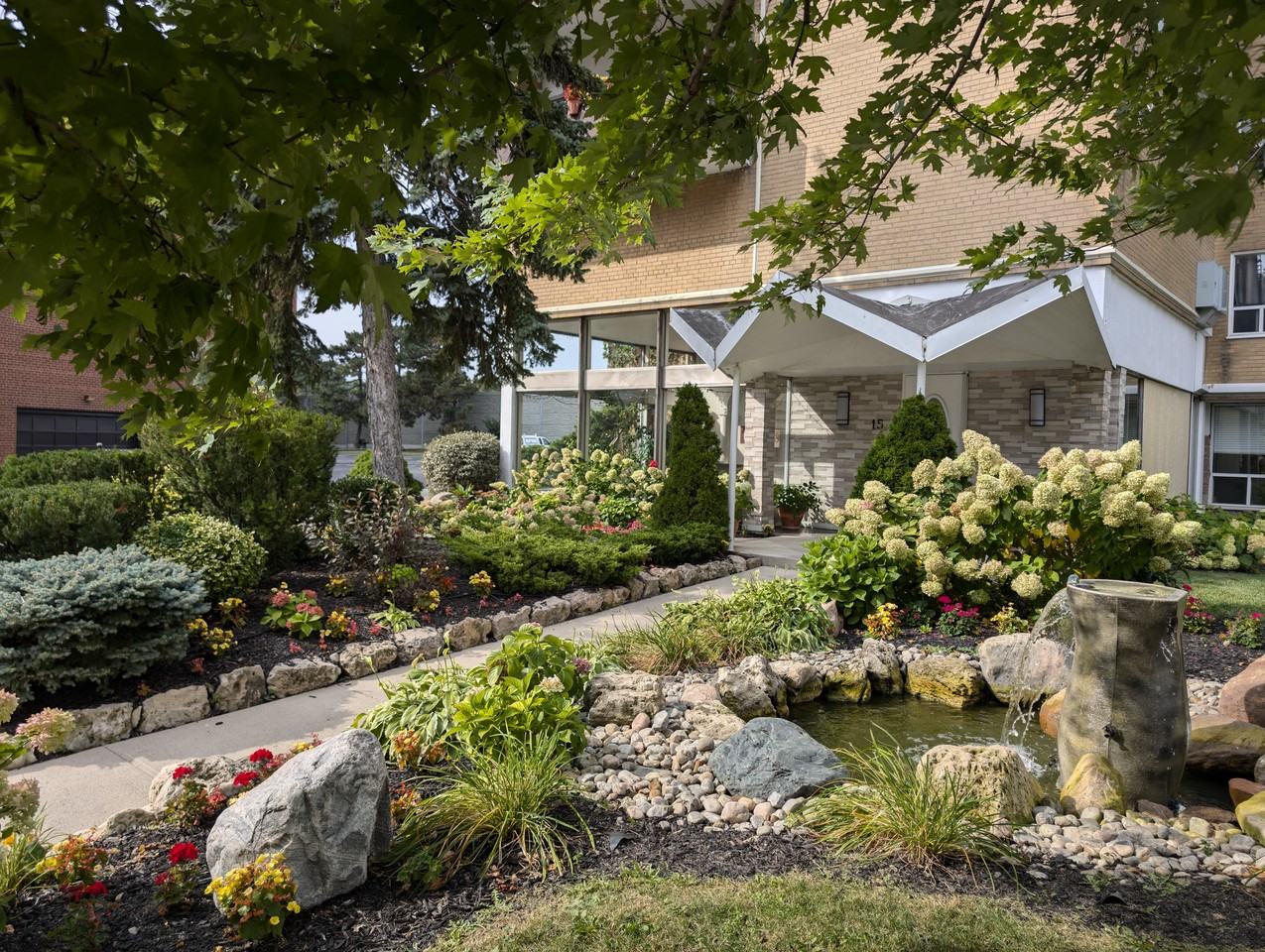 Bideford Apartments - Photo 3 of 15