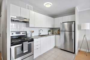 featured image of 396 Queens Ave