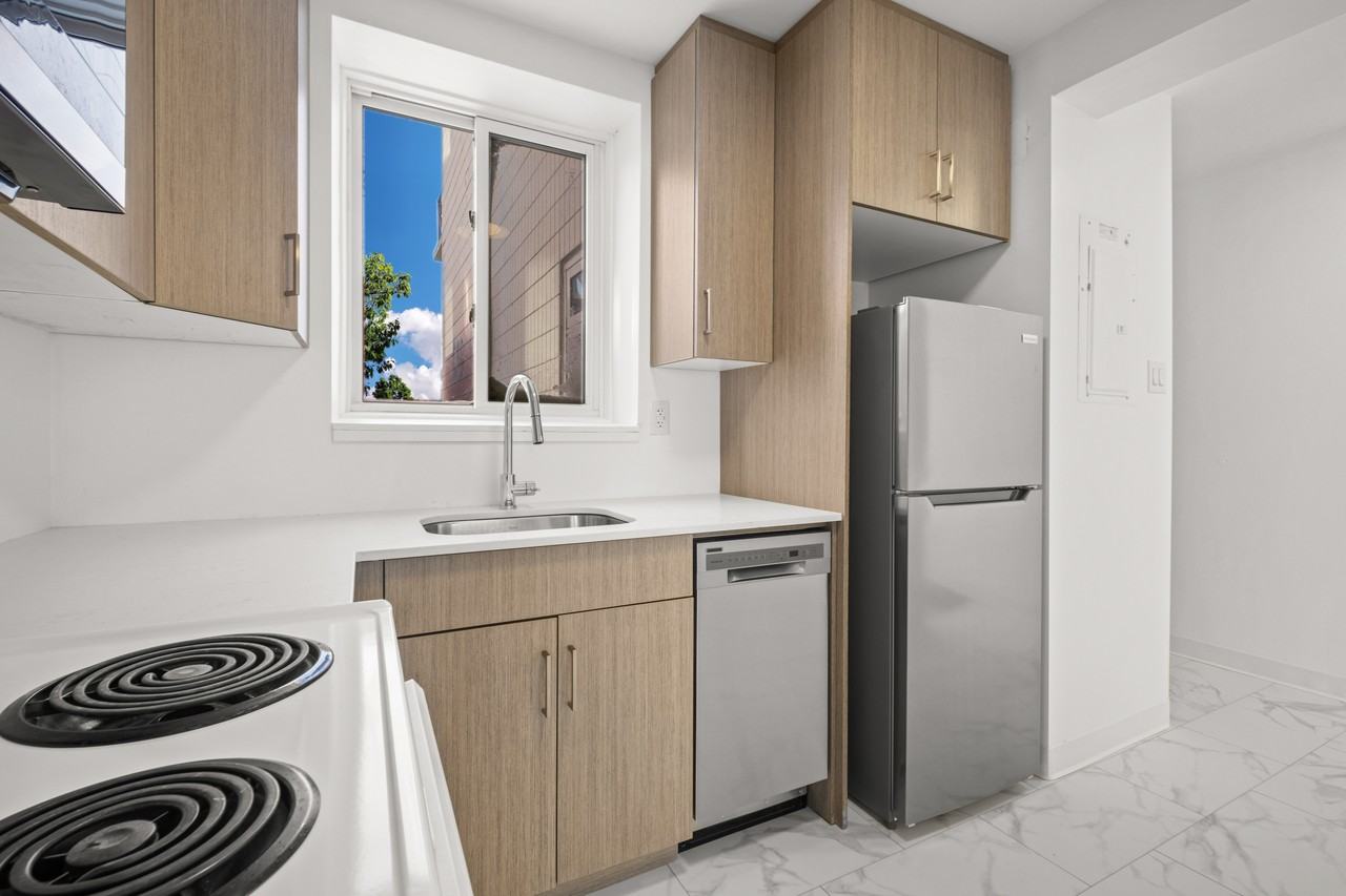 800 Beverley Street - Photo 6 of 14