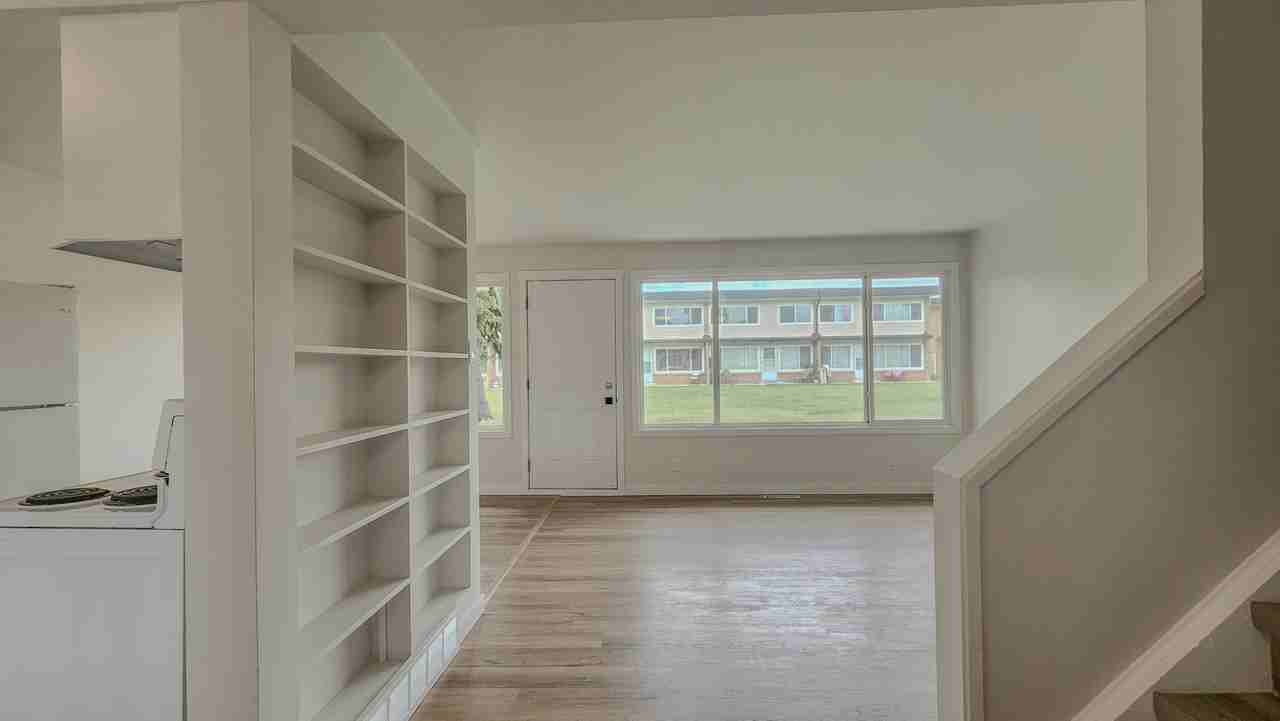 Garden Court - Photo 3 of 28