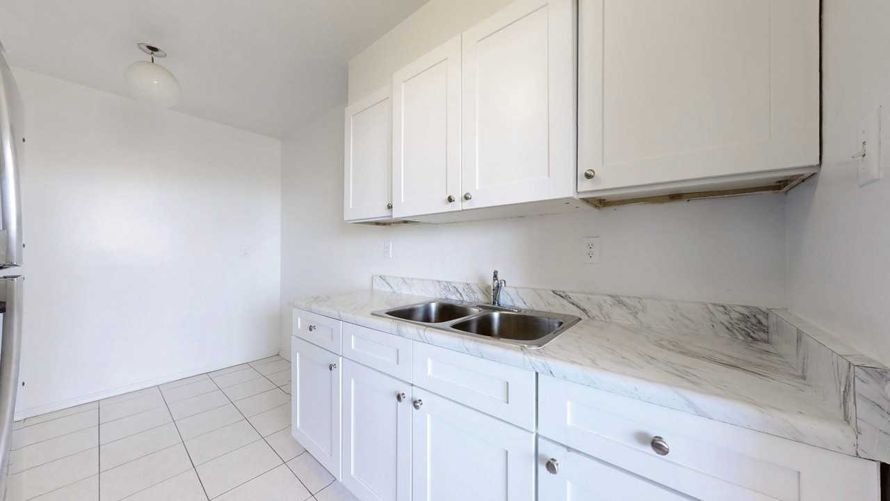 601 Finch Ave. W - Photo 3 of 16