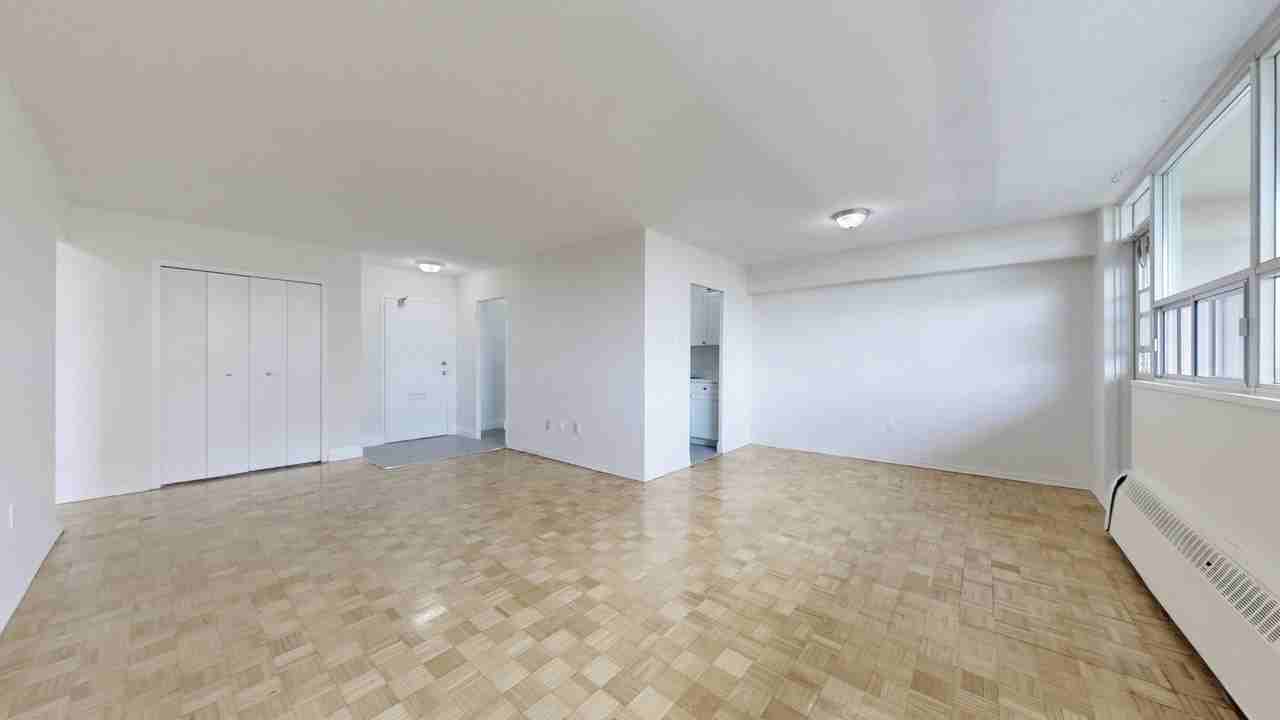 601 Finch Ave. W - Photo 5 of 16