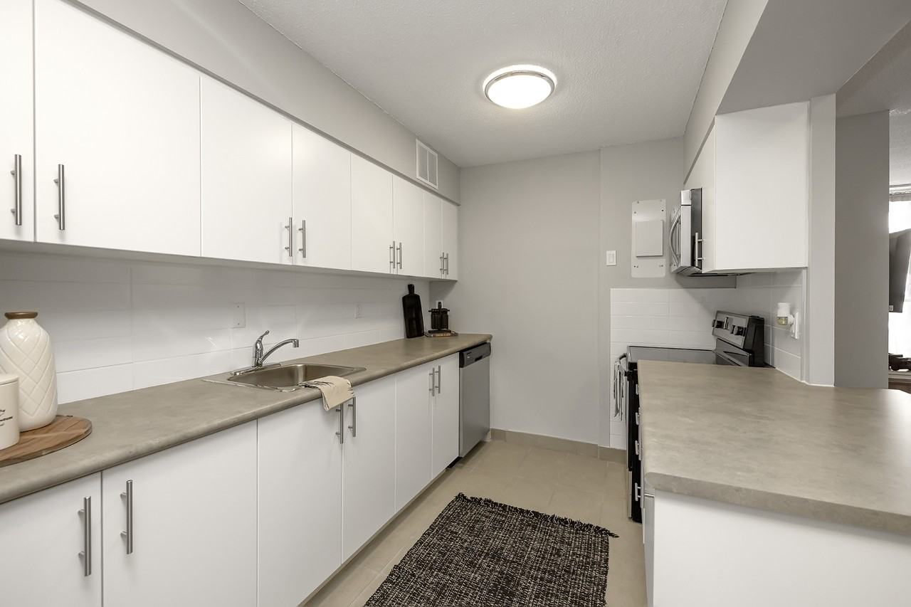 300 Regina Street North, Tower 1 - Photo 4 of 18