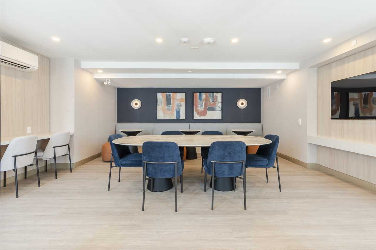 35 David Salomon Drive - Photo 6 of 50