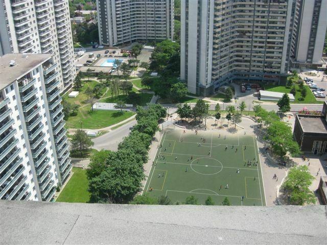 260 Wellesley Street Residences - Photo 3 of 19