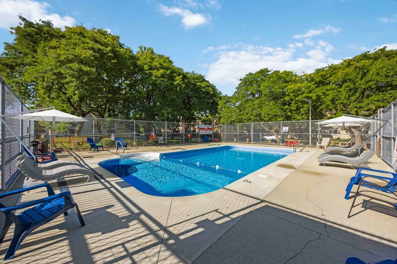 Viscount - Photo 7 of 18