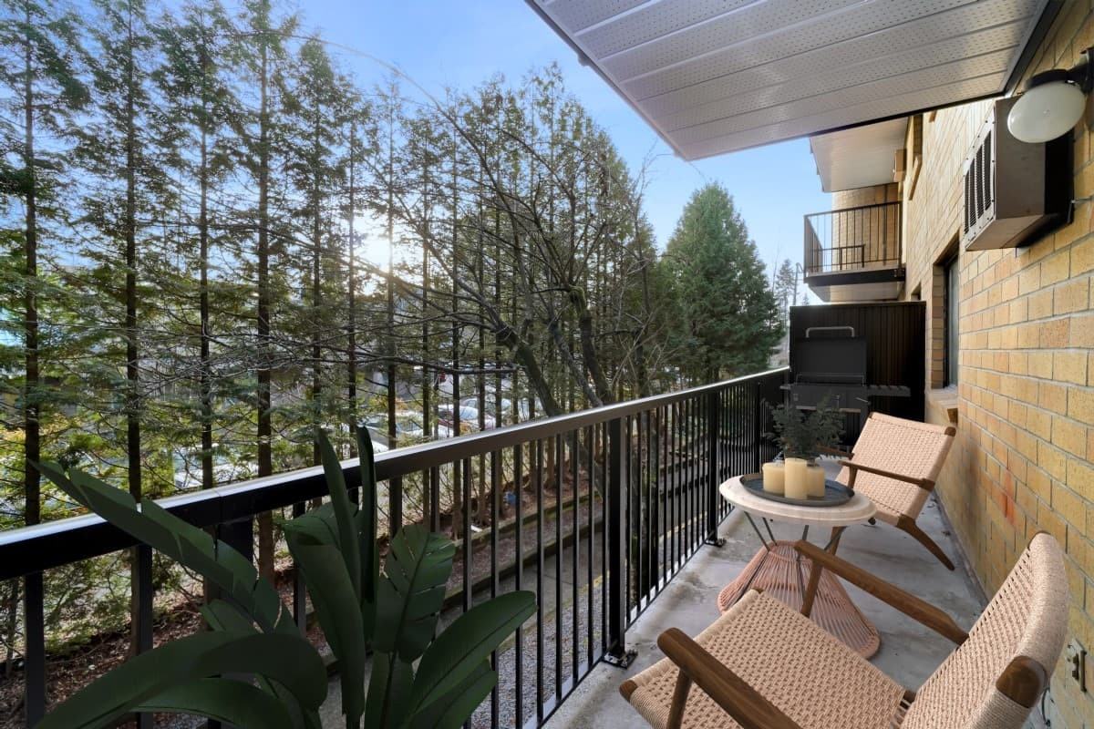 Queen Anne Apartments - Photo 6 of 20