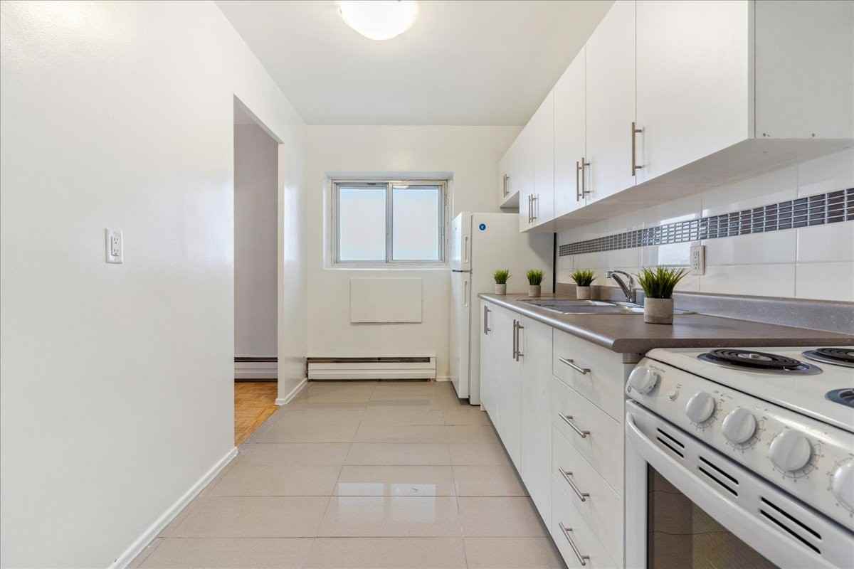 Princess Anne Apartments - Photo 7 of 12