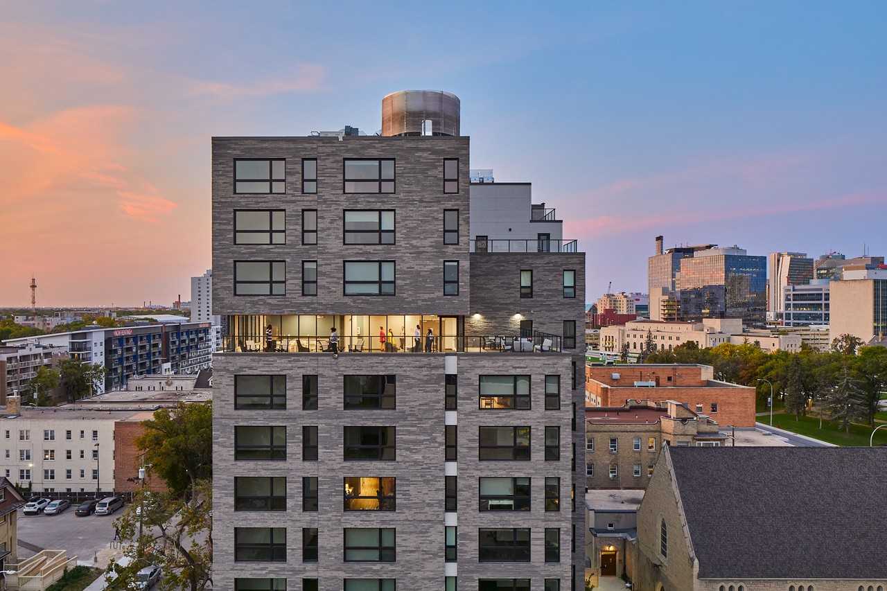 West Broadway Commons - Photo 4 of 39