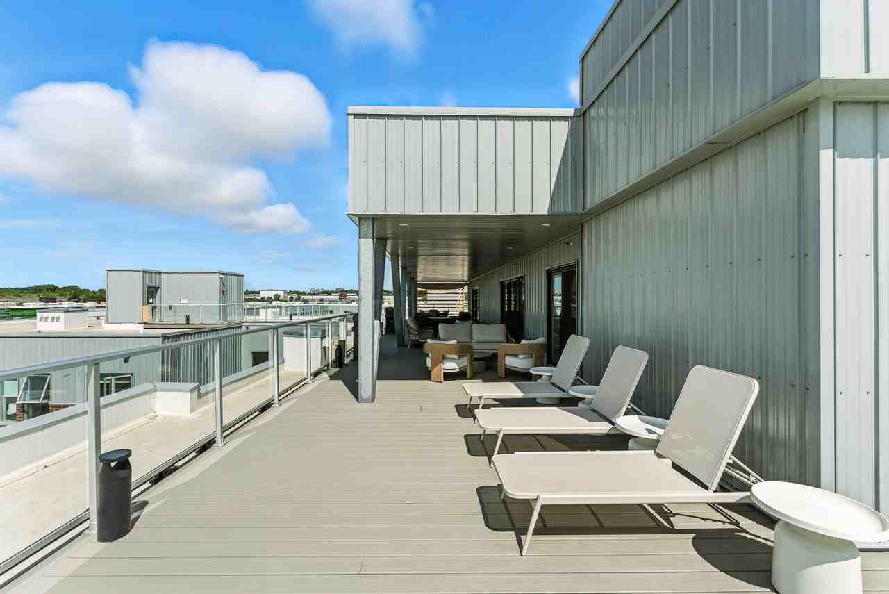 Gardenia - Photo 5 of 17