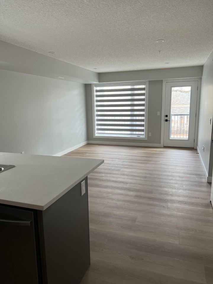 Mid Block - Photo 4 of 9