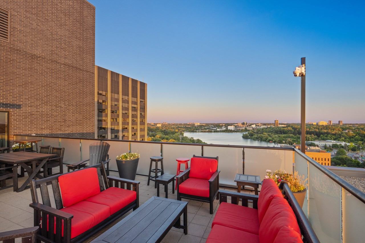 Nuovo Apartments - Photo 7 of 17