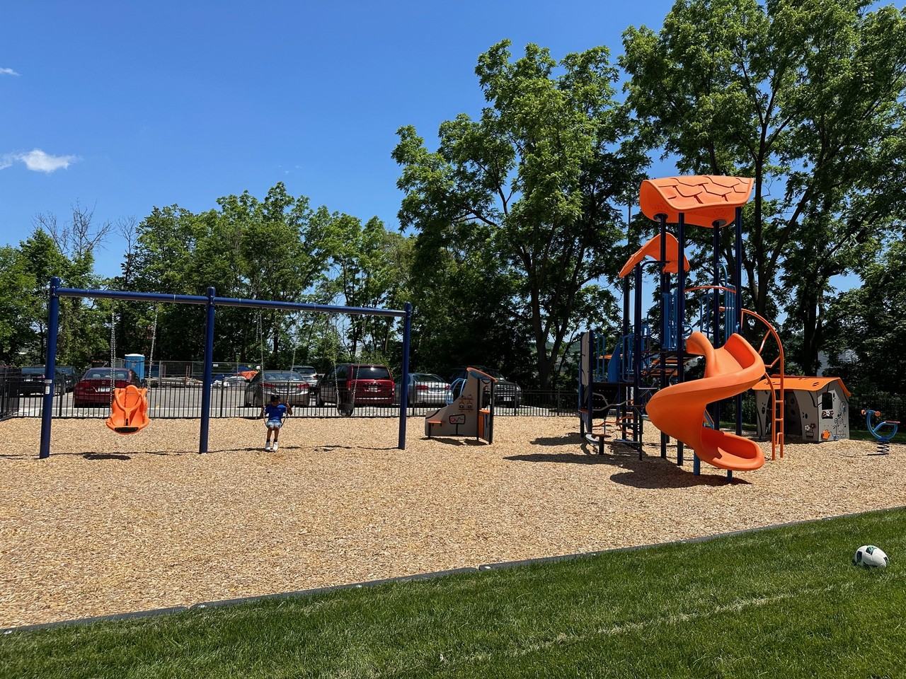 Camelot Towers - Photo 5 of 30