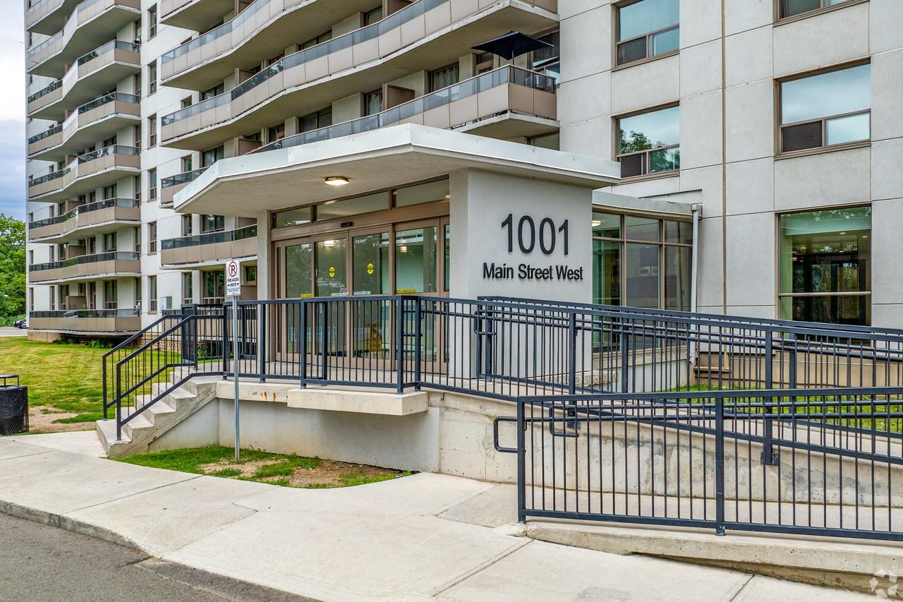 Camelot Towers - Photo 7 of 30