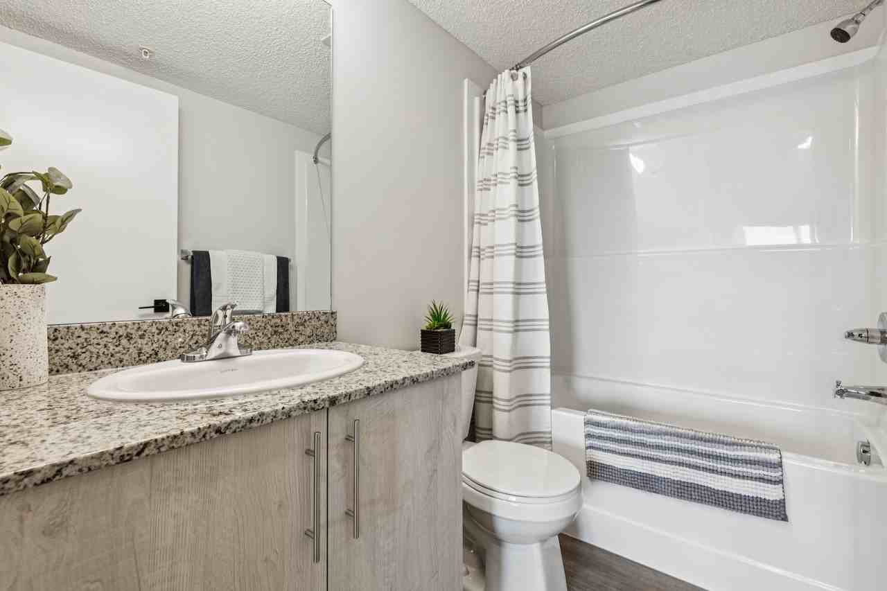 Emerald Sky - Photo 7 of 50