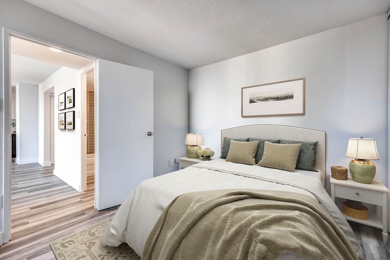 Altair - Photo 5 of 20