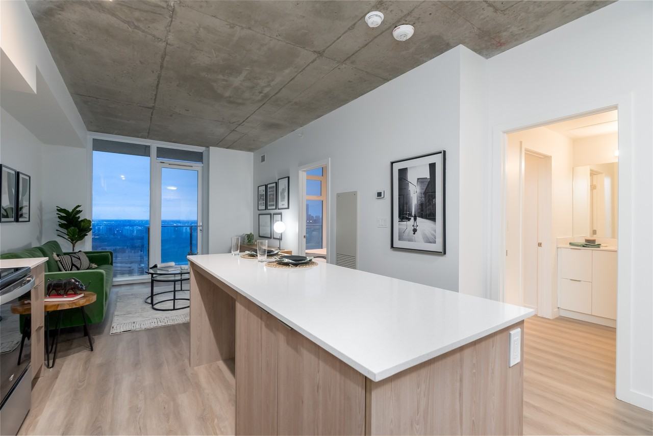 Eleanor - Photo 6 of 46