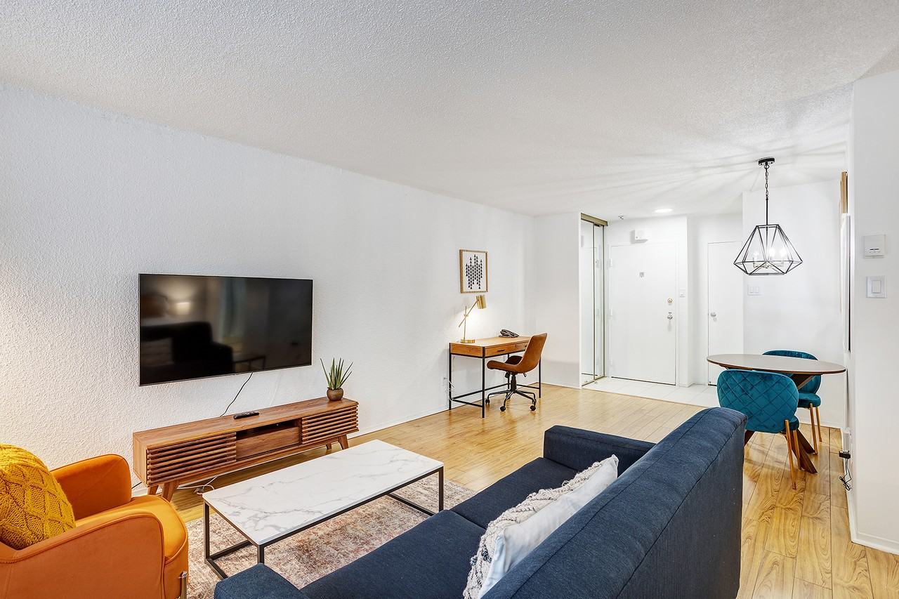 350 Rue Prince-Arthur O — photo 2