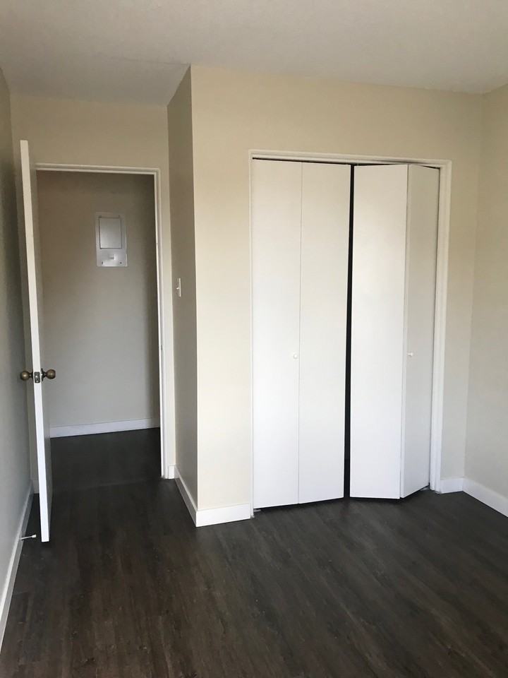 Pine Manor - Photo 5 of 35