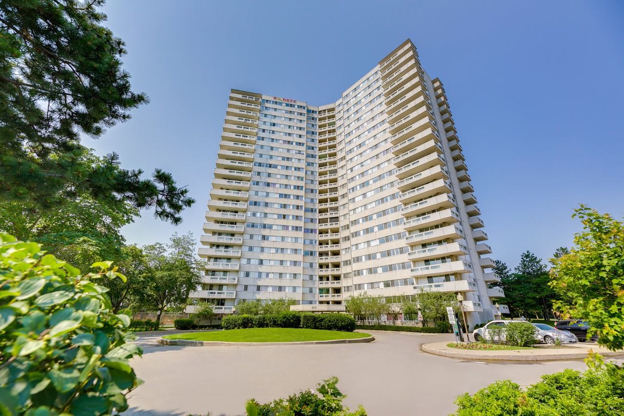 220 Steeles Avenue West - Photo 2 of 50