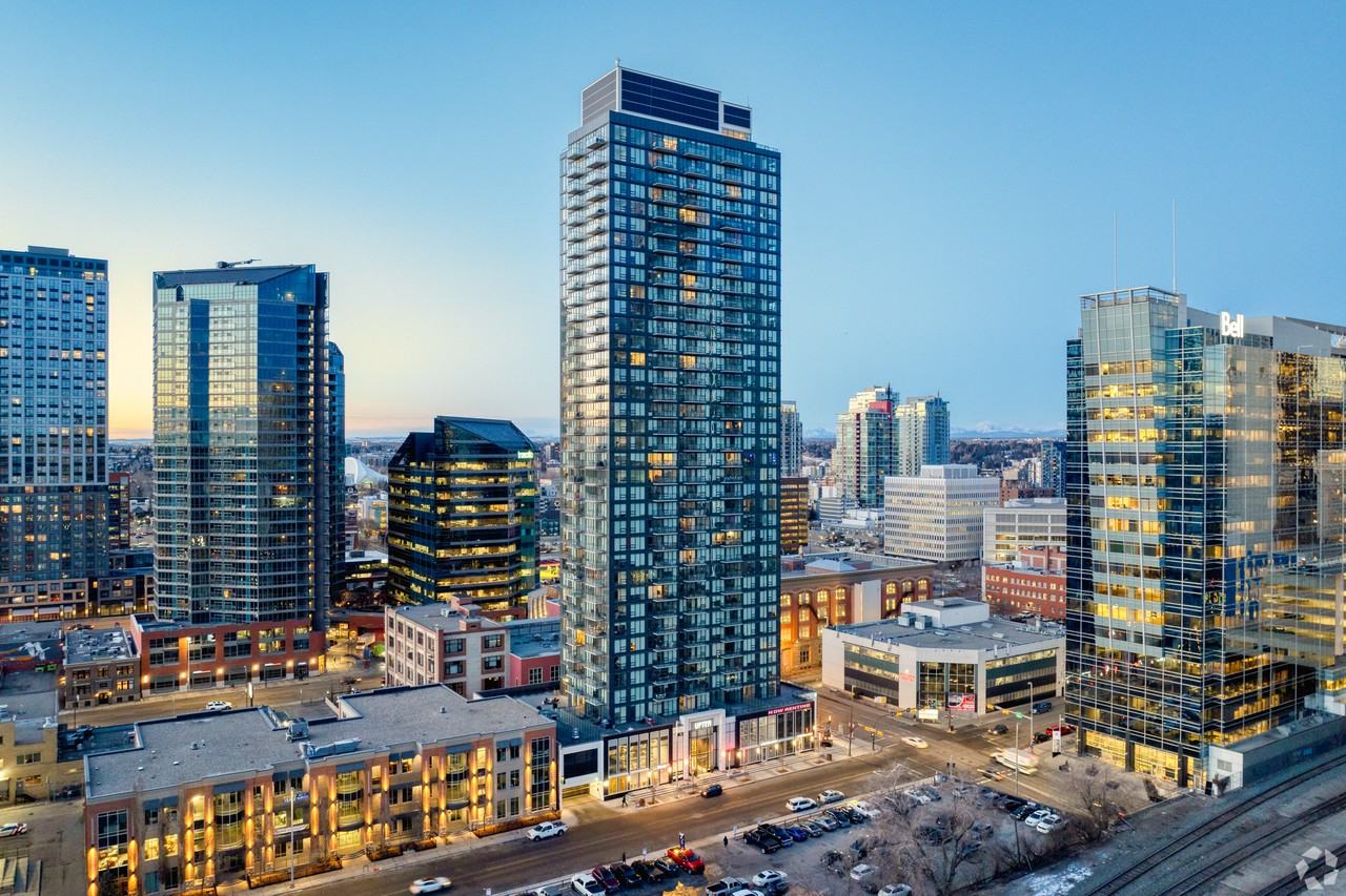 UPTEN Apartment - Photo 3 of 50