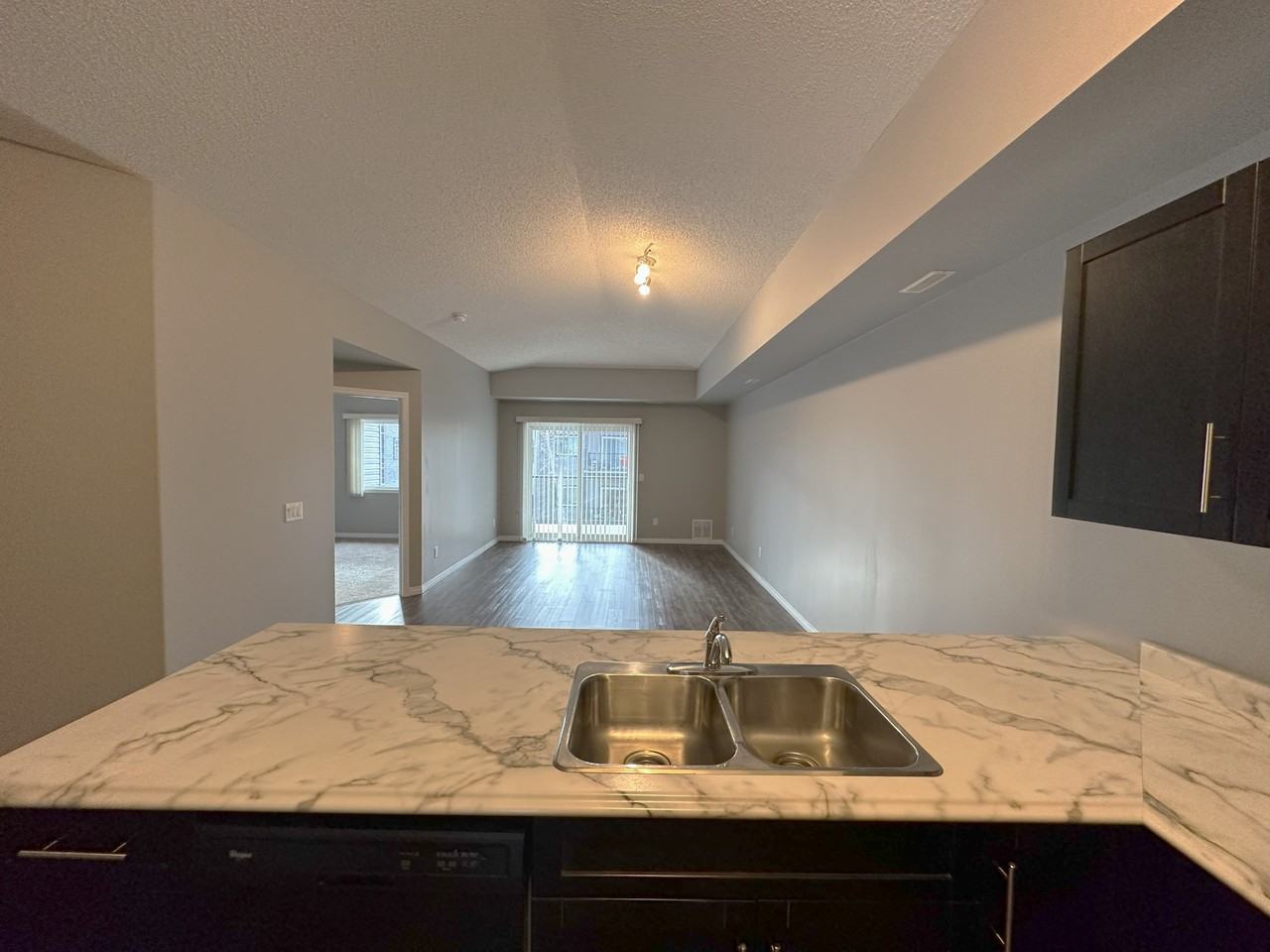 Carriage Homes/Apartments for Rent | West Edmonton - Photo 5 of 34