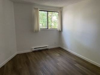 Bennett Manor - Photo 4 of 50