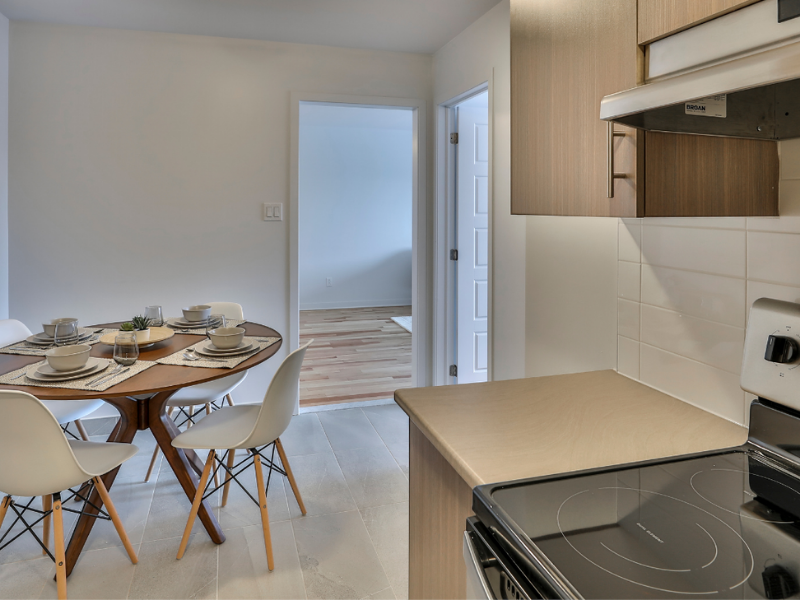 Place Riviera - Photo 2 of 11