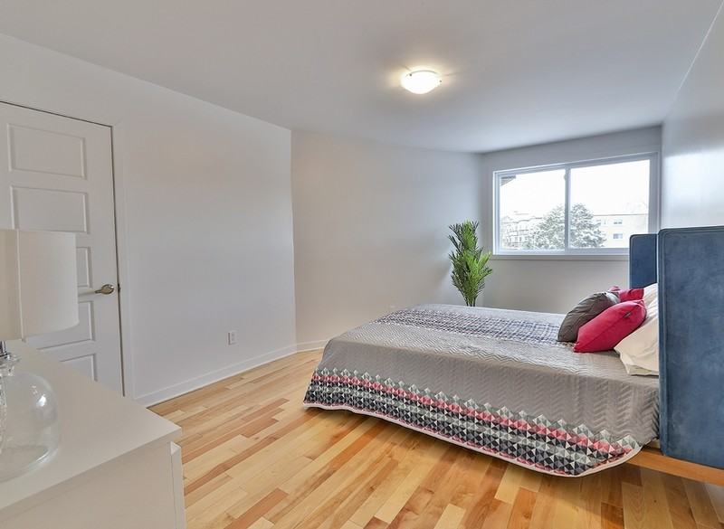 Place Riviera - Photo 4 of 11