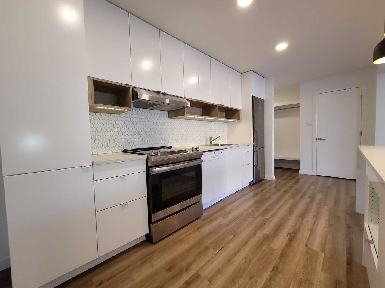 Olympus Manor - Photo 3 of 22