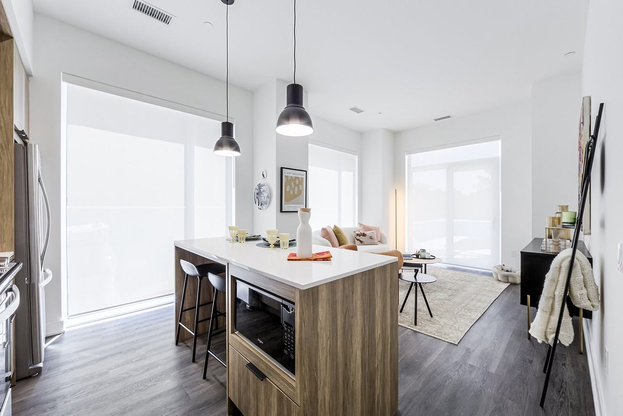 One Eighty Five - Photo 4 of 50